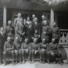 Przed nadleśnictwem Hajnówka